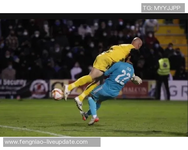 国王杯激战多特蒙德狂胜巴萨乌龙球引发全场欢呼与转会热议