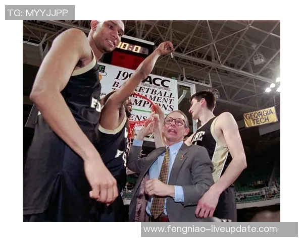 姚明与阿伦的巅峰对决谁能笑到最后篮球传奇的精彩瞬间回顾