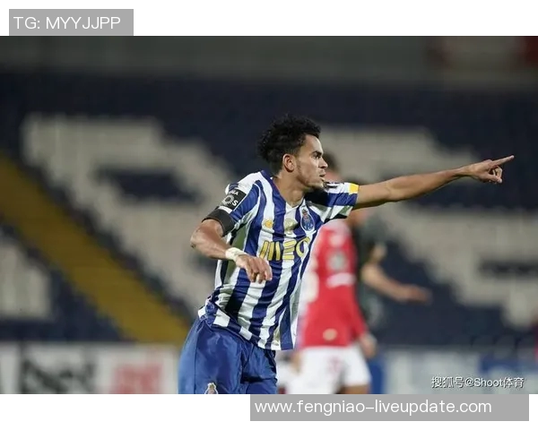 国王杯激战曼城大胜波尔图红牌事件引发全场热议与争议