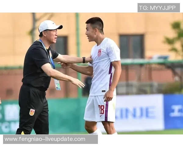 国米与曼城友谊赛战平争议判罚引发全场热议 国米与曼城友谊赛战平争议判罚引发全场热议