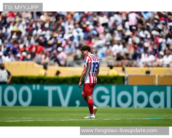 世界杯激战皇马与马竞平局绝杀瞬间引发争议判罚全场沸腾 世界杯激战皇马与马竞平局绝杀瞬间引发争议判罚全场沸腾