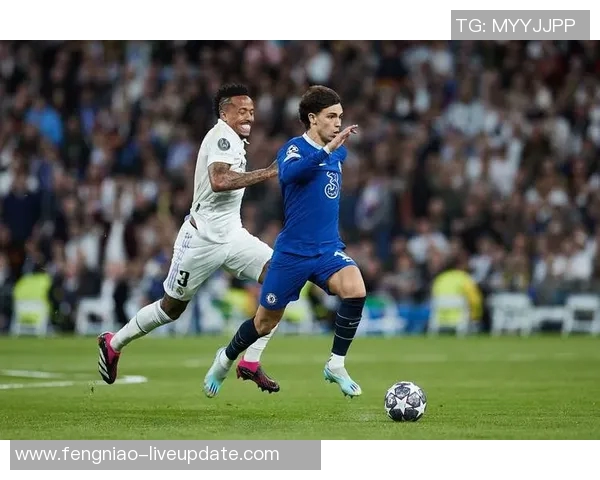 英超激战AC米兰以1-0战胜皇马战术解析与精彩瞬间回顾 英超激战AC米兰以1-0战胜皇马战术解析与精彩瞬间回顾