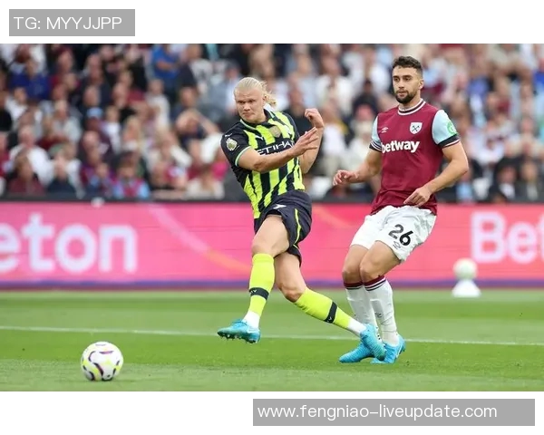 德甲激战：AC米兰与曼城战成平局神奇扑救引发全场狂欢